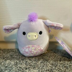 NWT 4” Delzi Easter tag donkey Squishmallow
